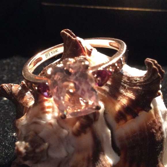 10 K ROSE GOLD PINK SAPPHIRE RING - Picture 6 of 8